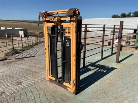 Model 375 Stationary Chute with FM30. . Foremost head gate prices